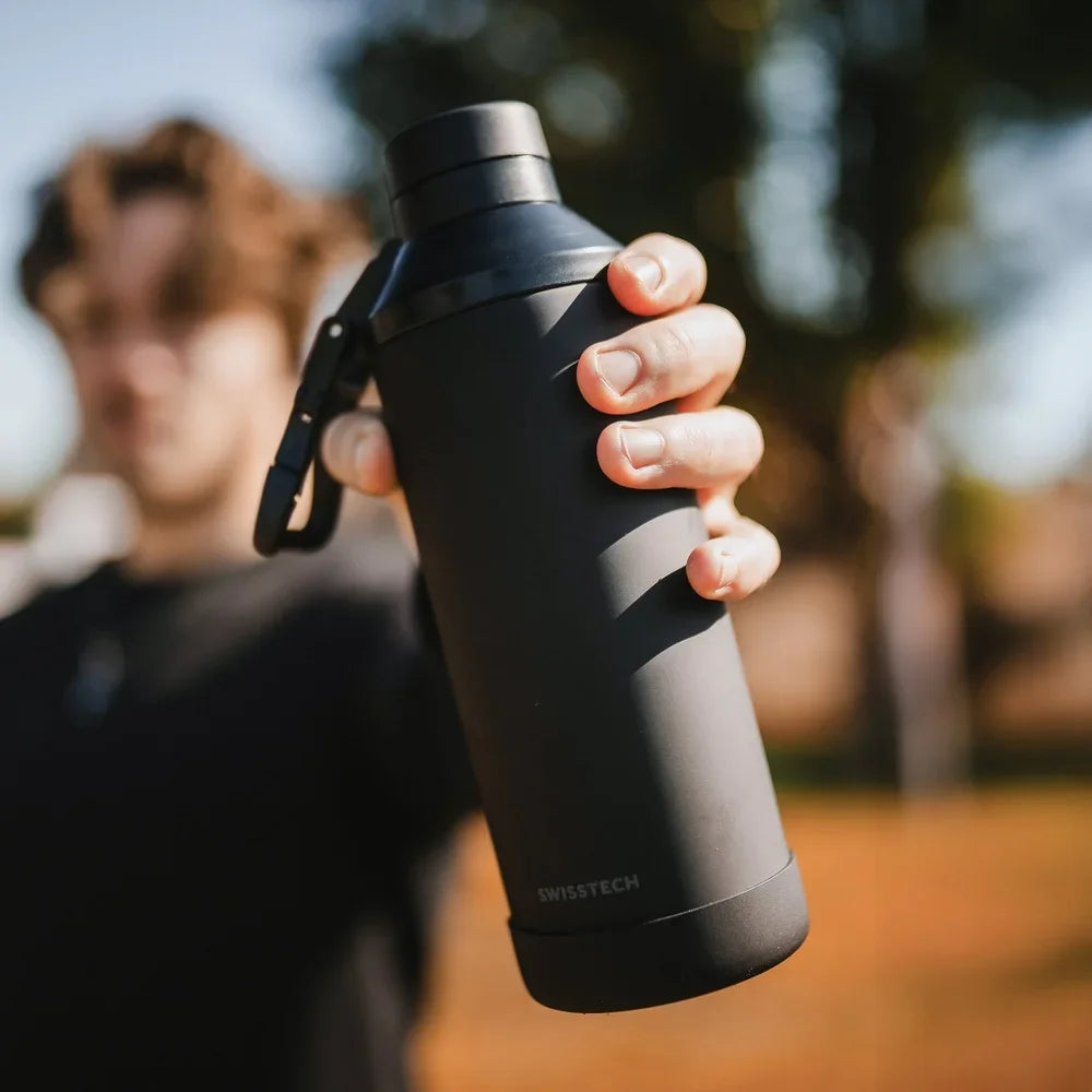 24 oz Triple-Walled Stainless Steel Water Bottle Leakproof Chug Lid Silicone Boot Carabiner Clip Perfect Camping Hiking Sports