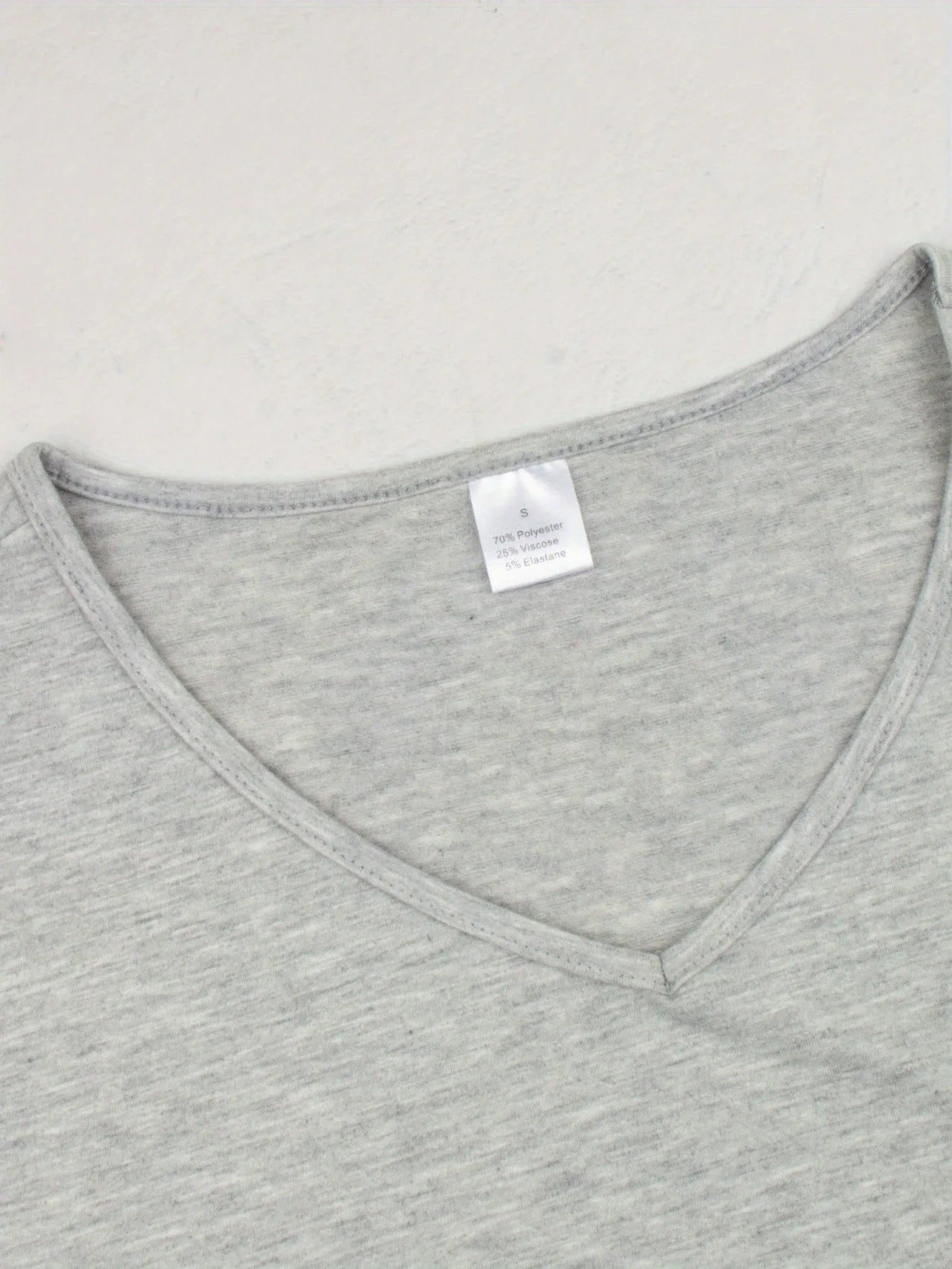 Breathable Knit, Chic Letter Print V-Neck T-Shirt for Women - Casual, Stretchy & Machine Washable, Perfect for All Seasons