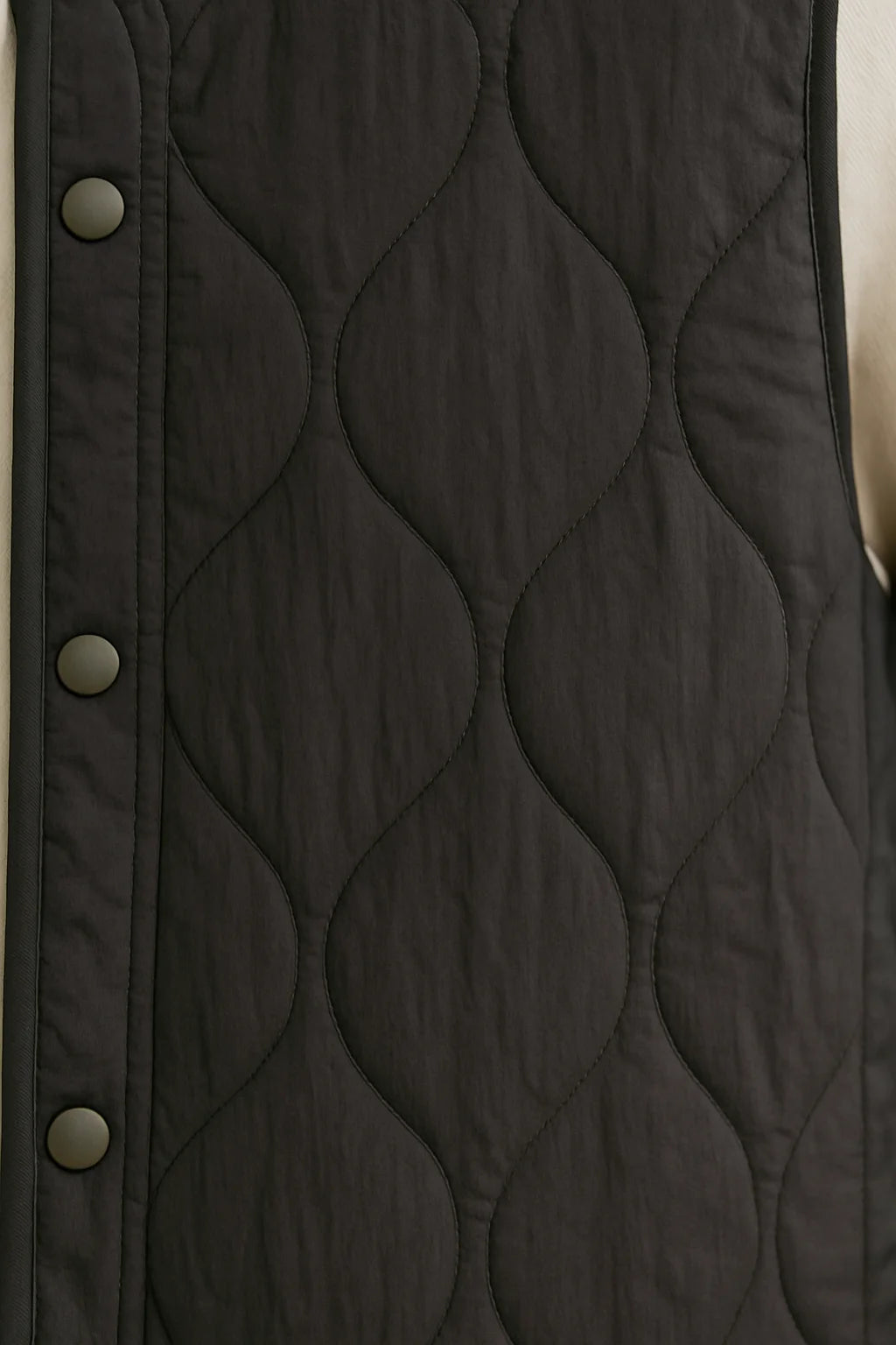 Women’s Quilted Sleeveless Vest with Soft Fur Lining – Lightweight & Stylish Layer