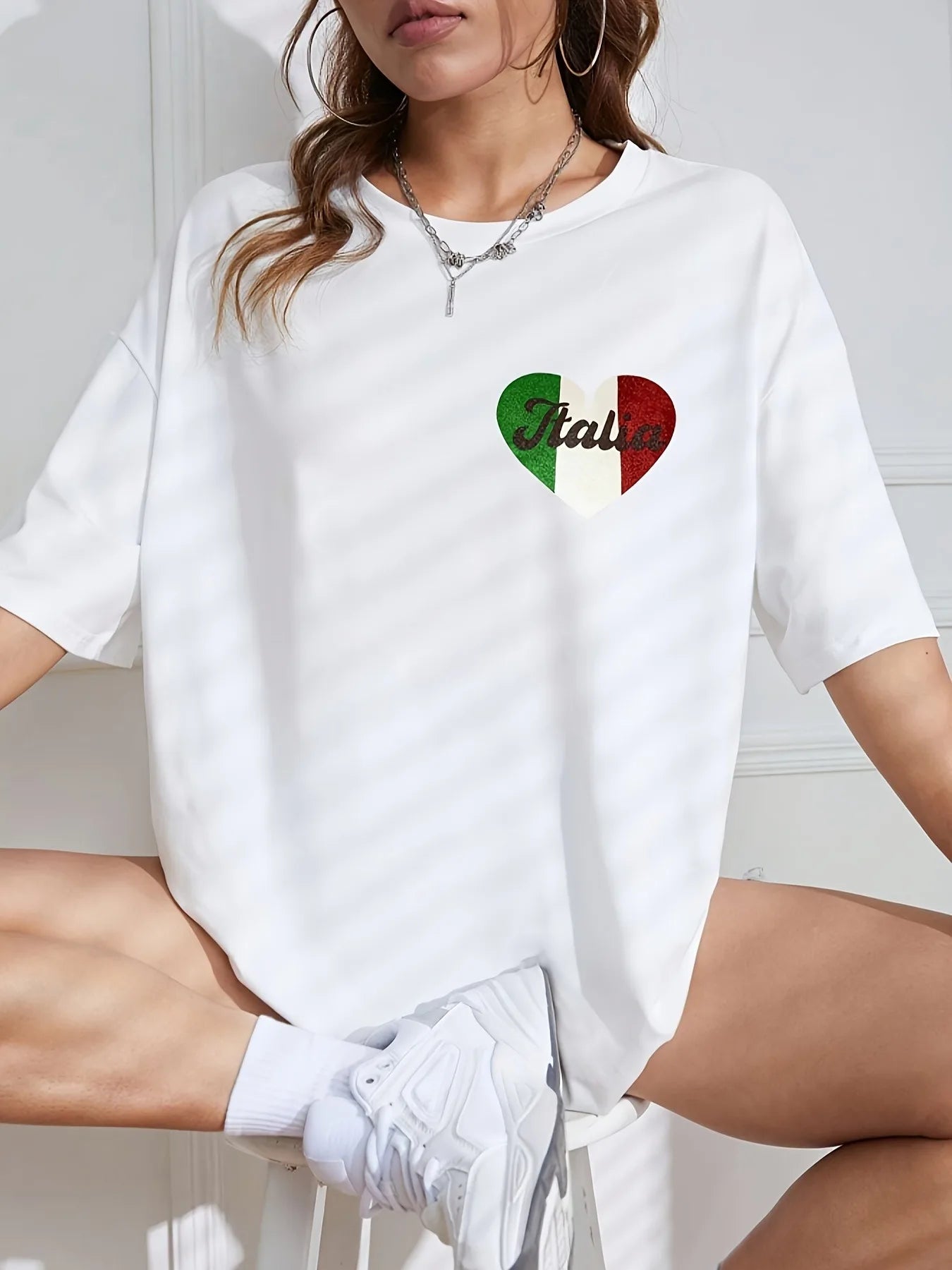 Women'S Casual Round Neck T-Shirt with Heart Print, Polyester Knit Fabric, Regular Fit, Fashion Top for All Seasons