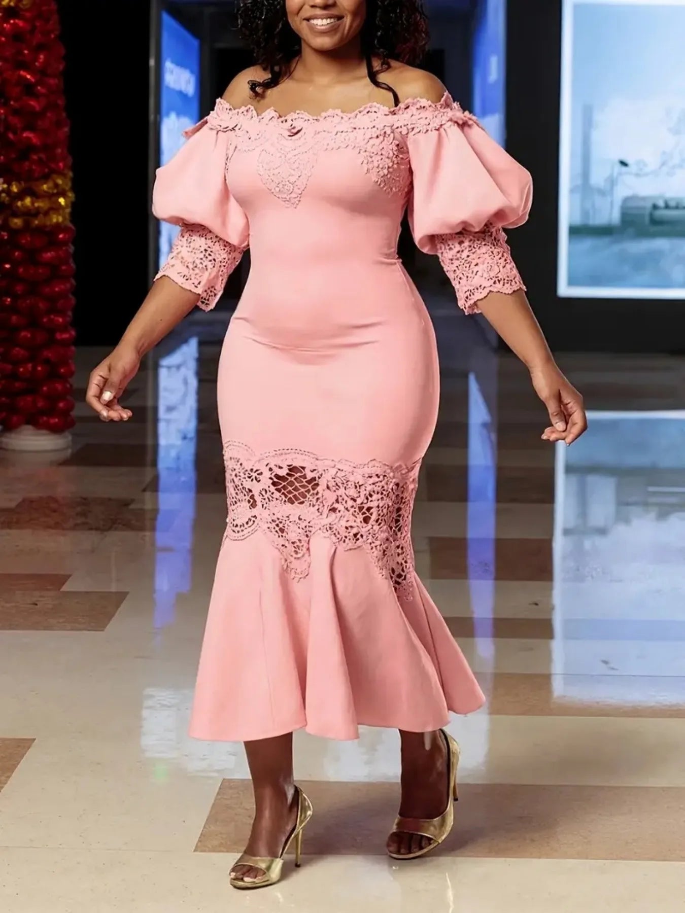 Women's fashion and elegant lace off-the-shoulder fishtail evening and party sexy dress dress