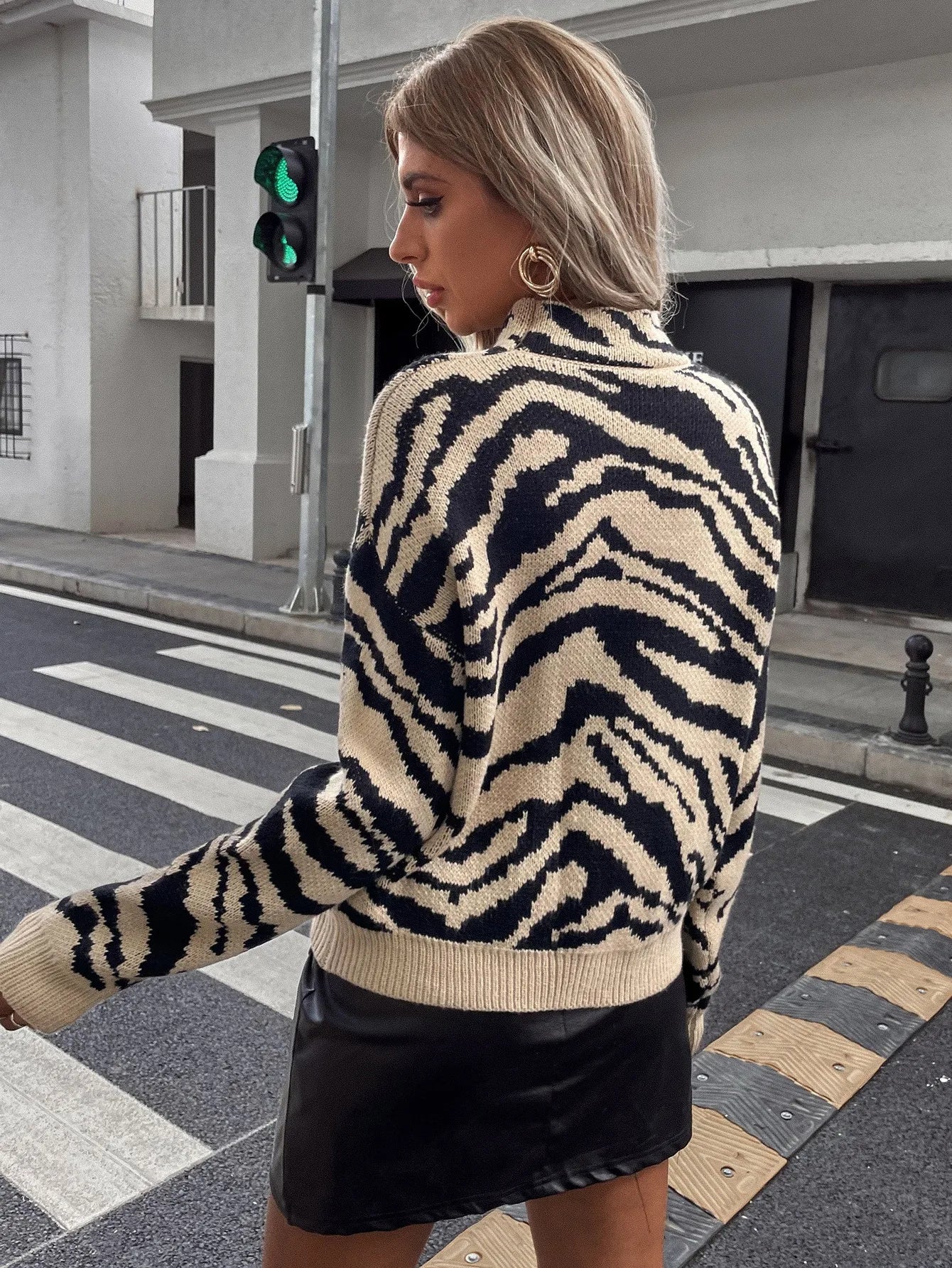 Zebra Print Drop Shoulder Sweater, Long Sleeve Pullover for Women, Casual Fall Winter Top