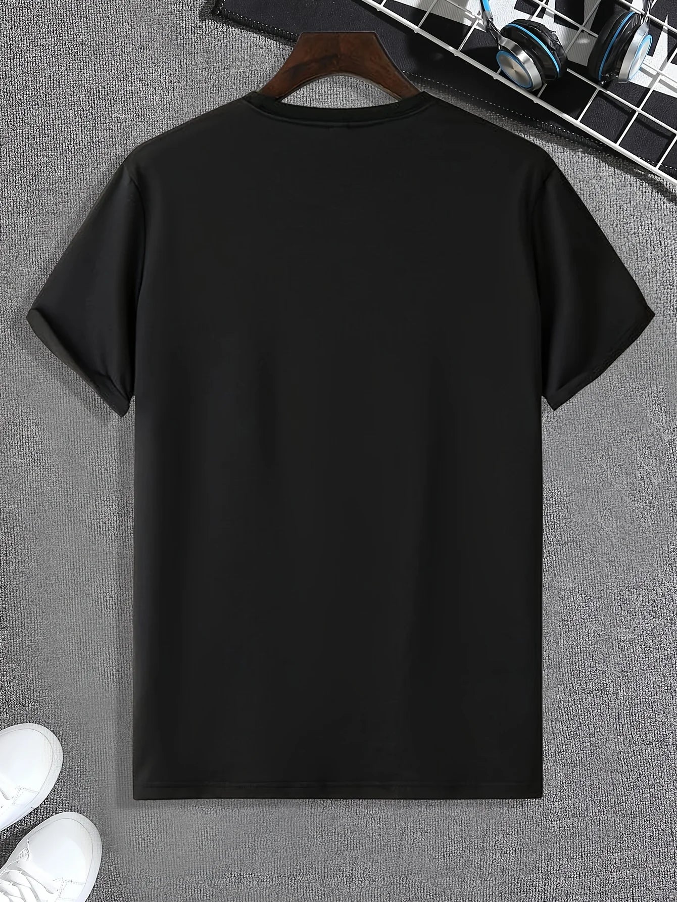 Men's summer casual round neck T-shirt comfortable and versatile