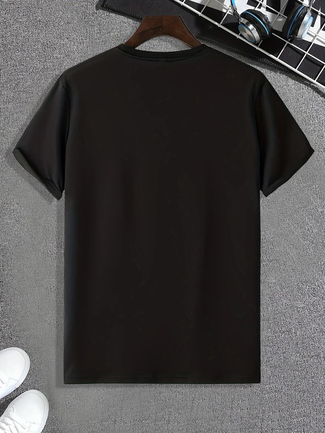 Men's summer casual round neck T-shirt comfortable and versatile
