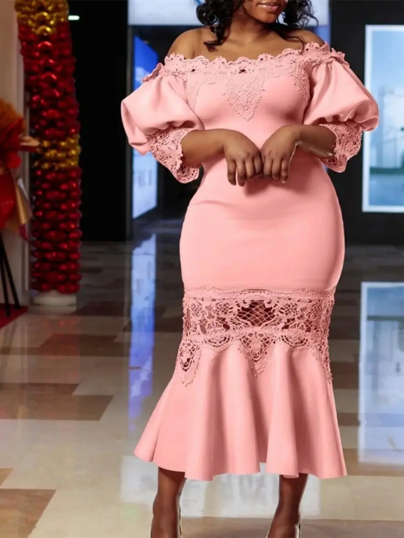 Women's fashion and elegant lace off-the-shoulder fishtail evening and party sexy dress dress